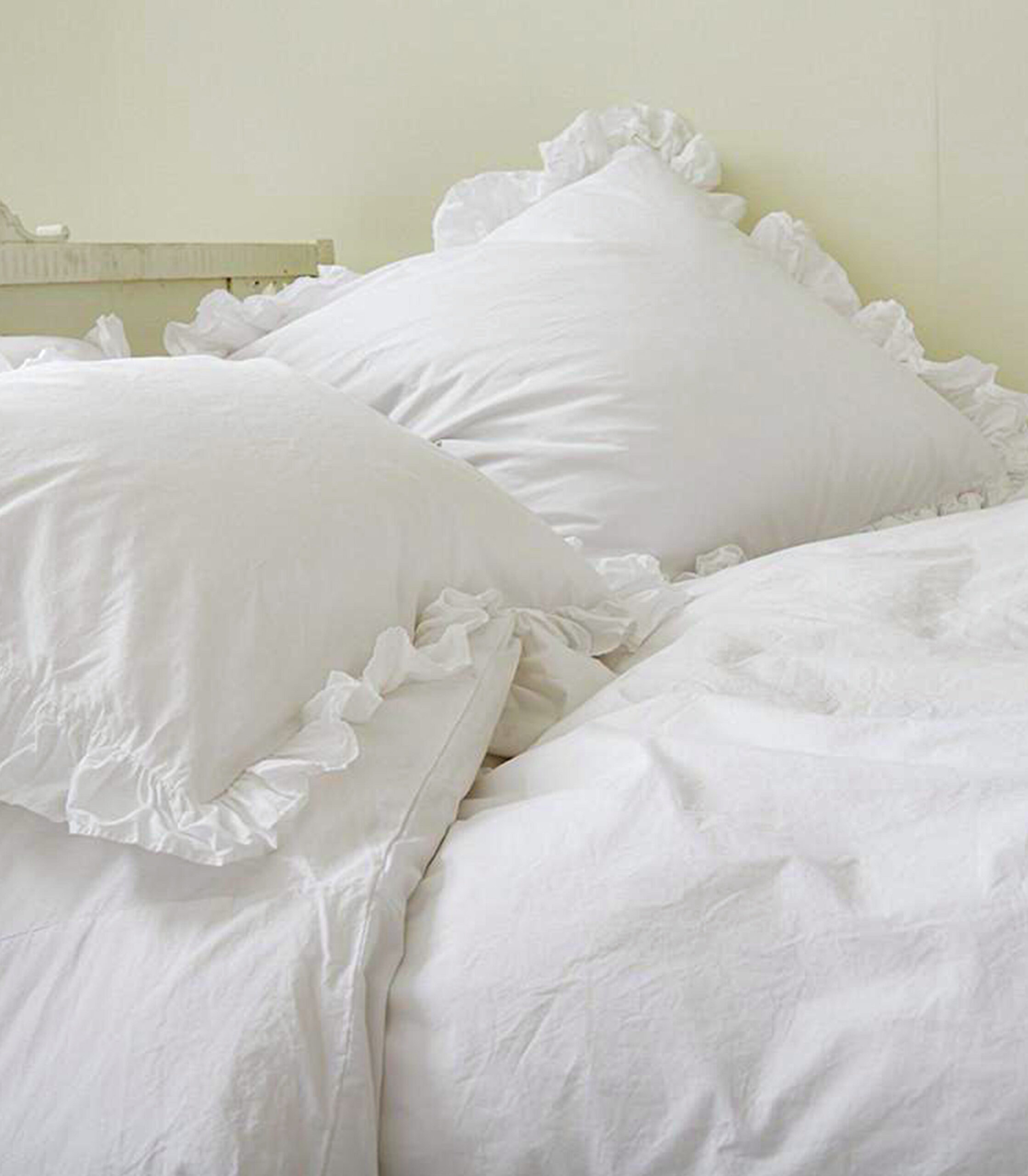 How to Layer a Bed ChiefHomeDesign